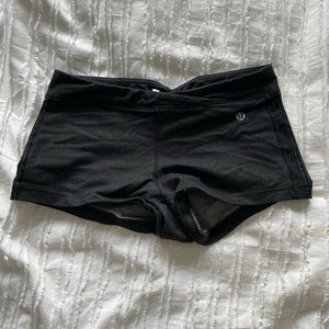 Lululemon booty shorts